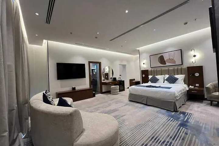 Dancenter Luxury Central King Fahd Road Formerly Anan Hotel