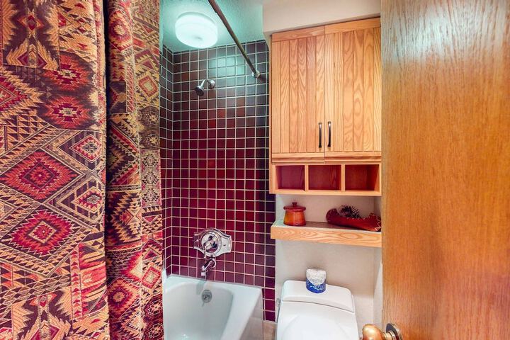 Room 182 of 222