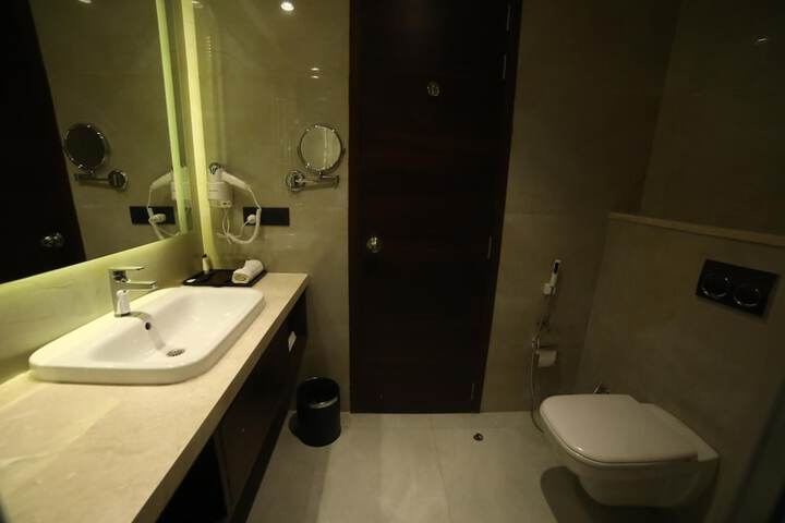 Room 25 of 54