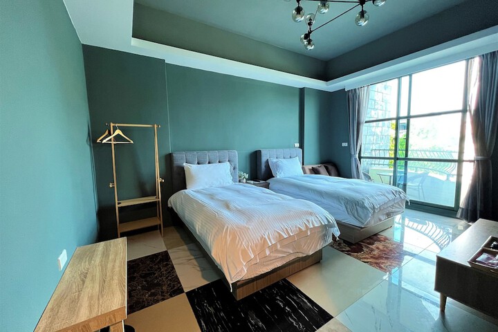 Room 38 of 99