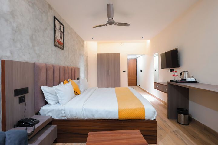 Room 4 of 11