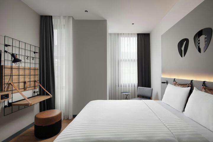 Room 12 of 54