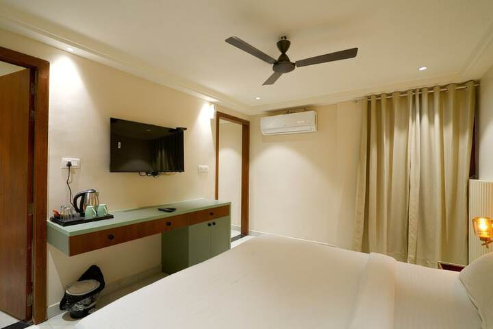 Room 15 of 64