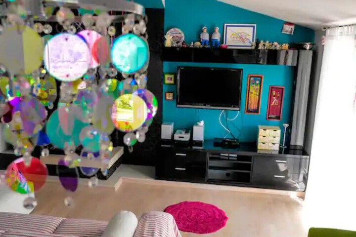 Room 14 of 65