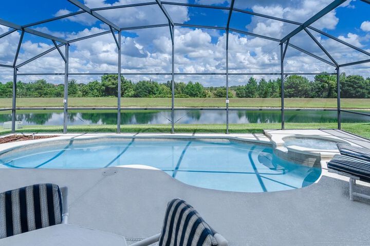 Pool 13 of 34