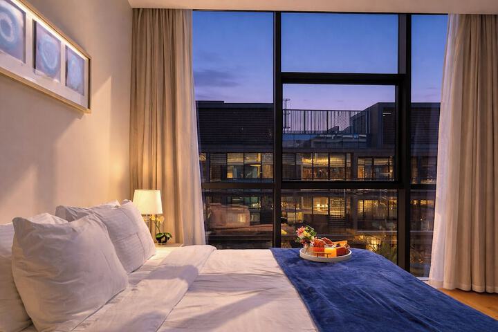 Room 2 of 28