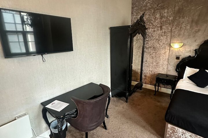 Room 37 of 171
