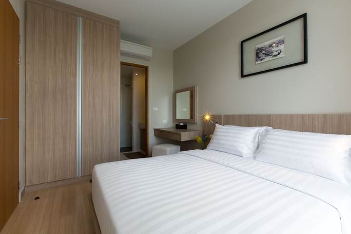 Room 4 of 27