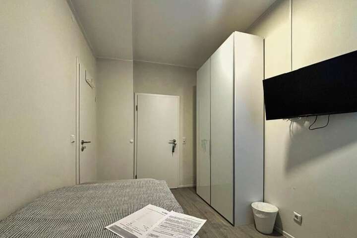 Room 4 of 60