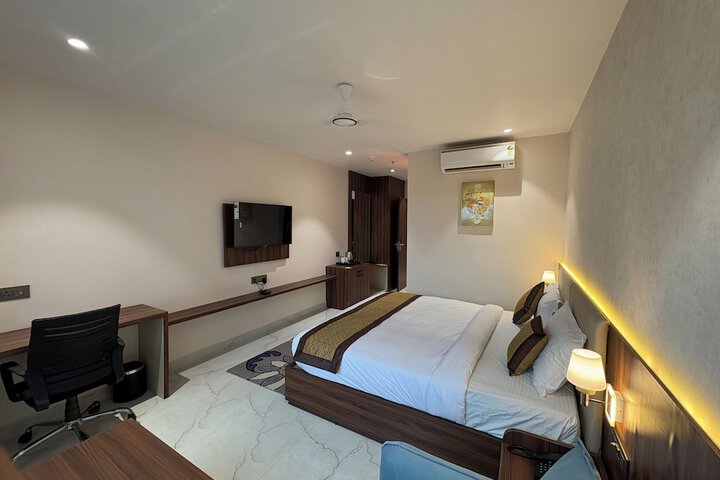 Room 7 of 17