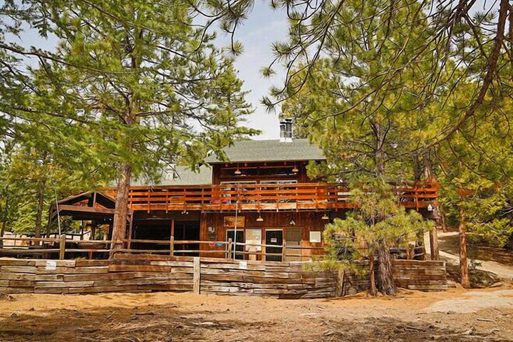 Idyllwild RV Resort - Caravan Park in Idyllwild, CA