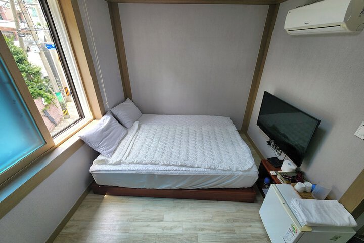 Room 15 of 29