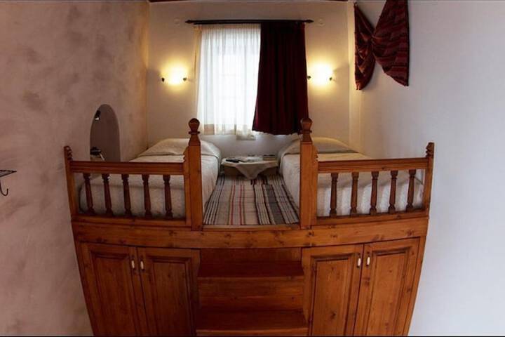Room 5 of 63