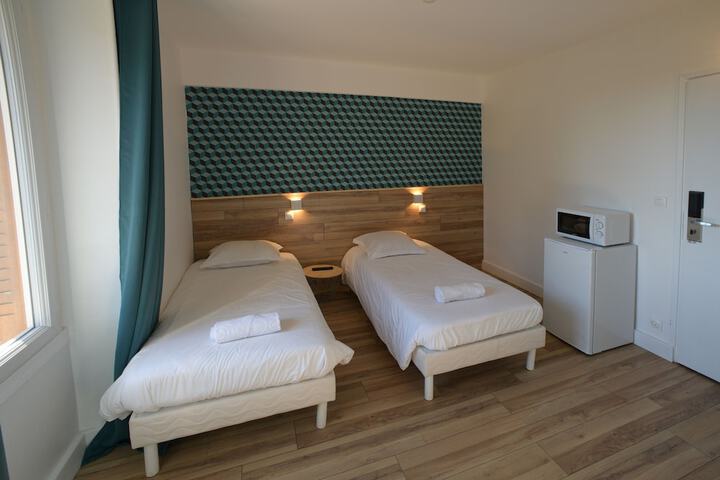 Room 4 of 30