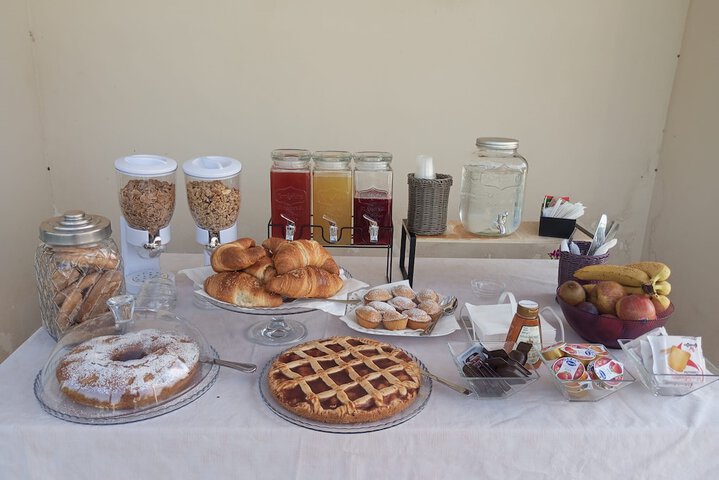 Breakfast/Coffee Service 11 of 27