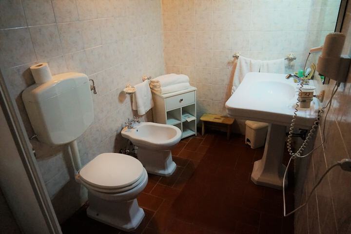 Room 44 of 85