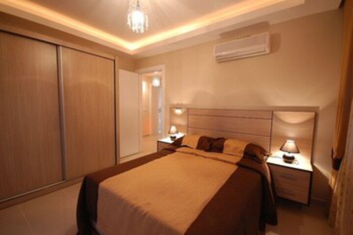 Room 16 of 96
