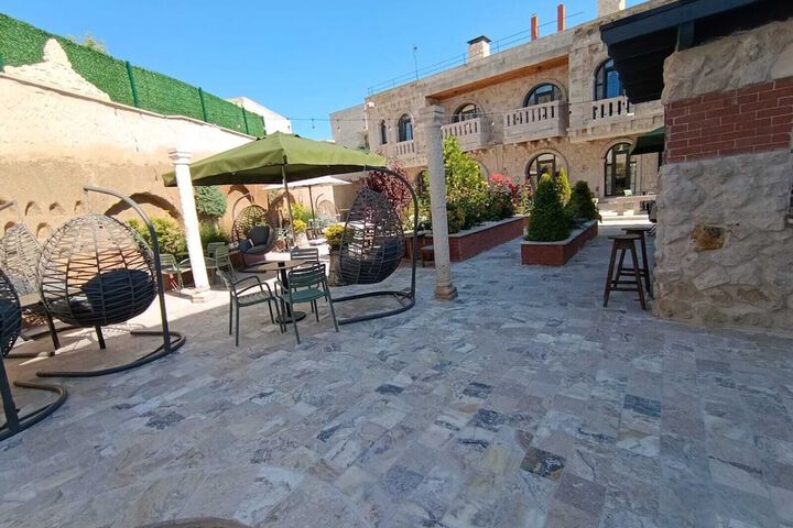 Hotel Exterior 79 of 147