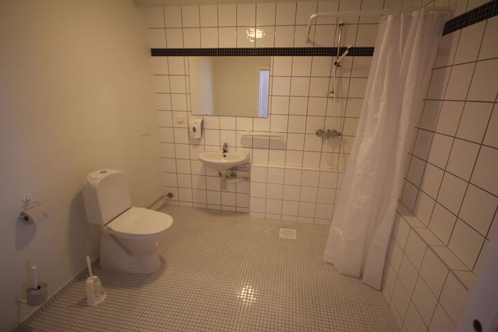 Room 13 of 18