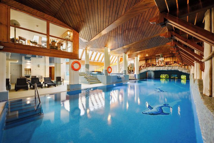 Pool Hotel