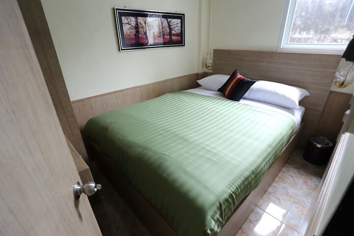 Room 8 of 22