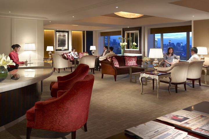 Lounge 218 of 229