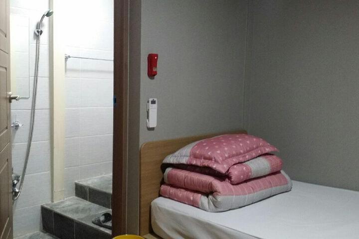 Room 5 of 5