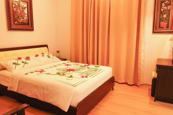 Room 10 of 31