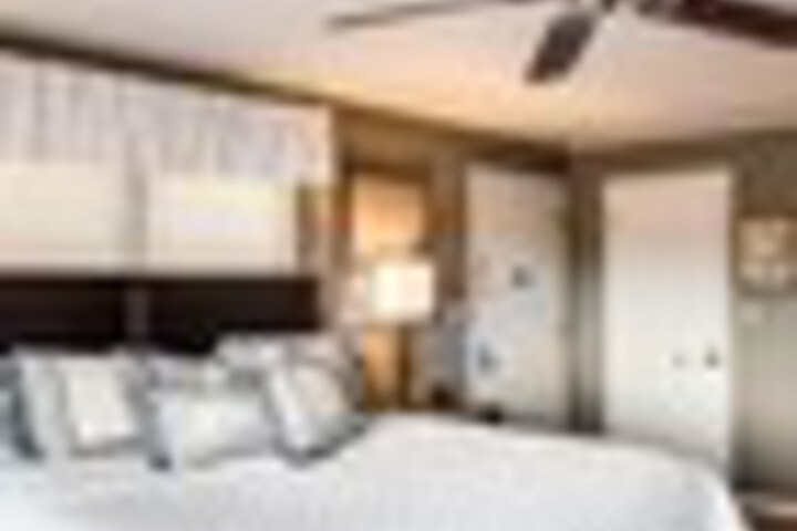 Room 62 of 243
