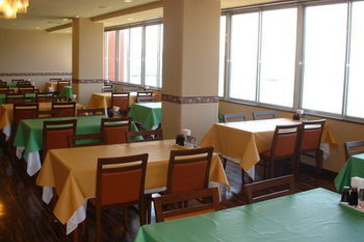 Dining 54 of 57