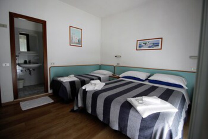 Room 12 of 23