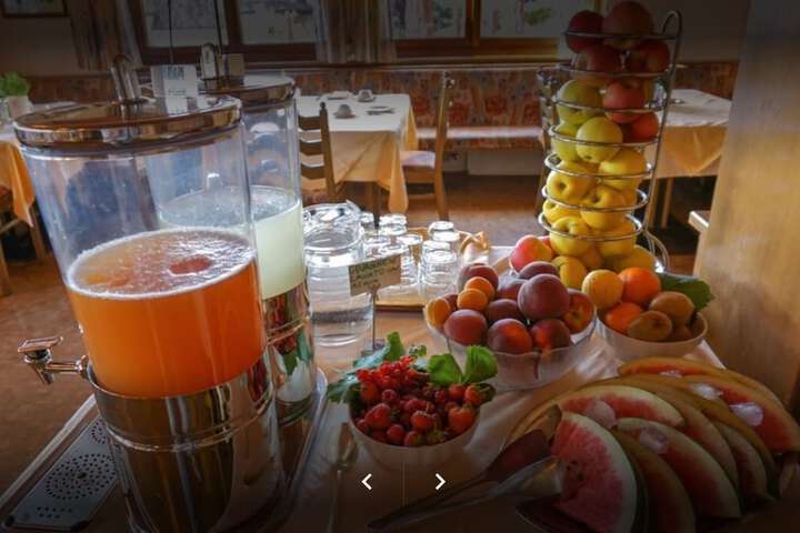 Breakfast/Coffee Service 24 of 38