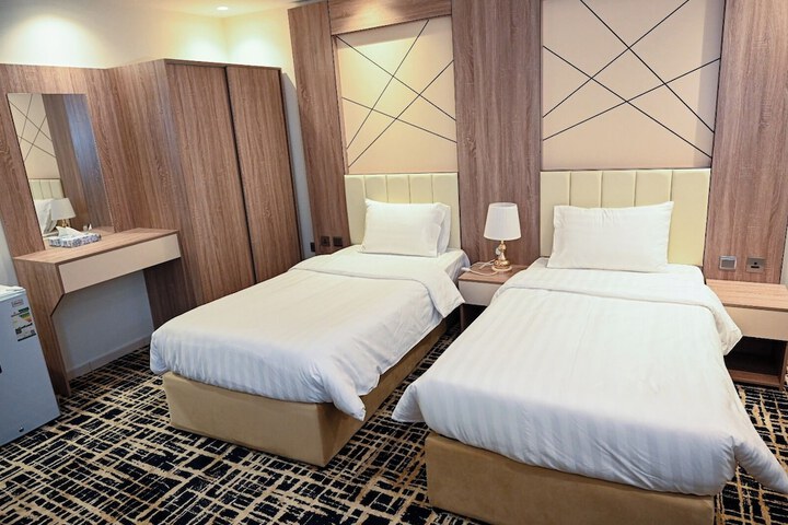 Room 14 of 37