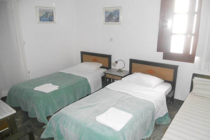 Room 7 of 79