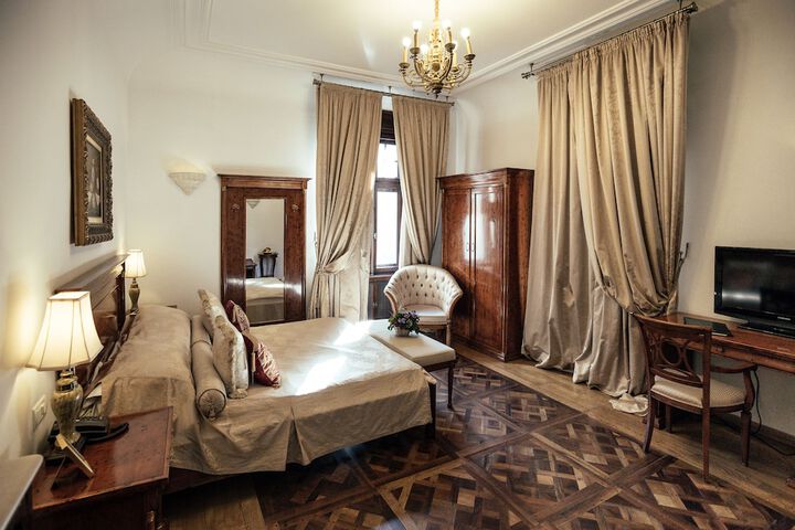 Room 40 of 142
