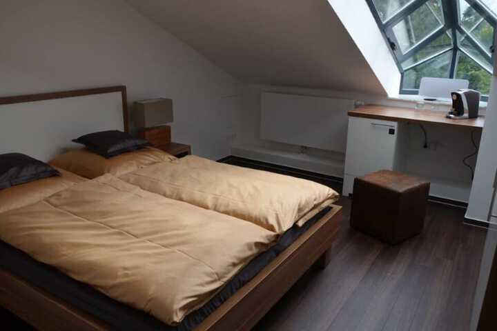 Room 17 of 239