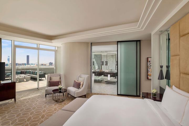 Room 53 of 151