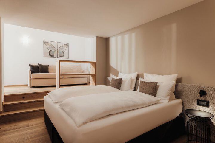 Room 10 of 95