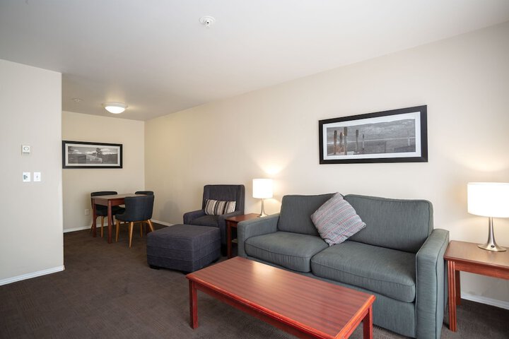 Room 9 of 48