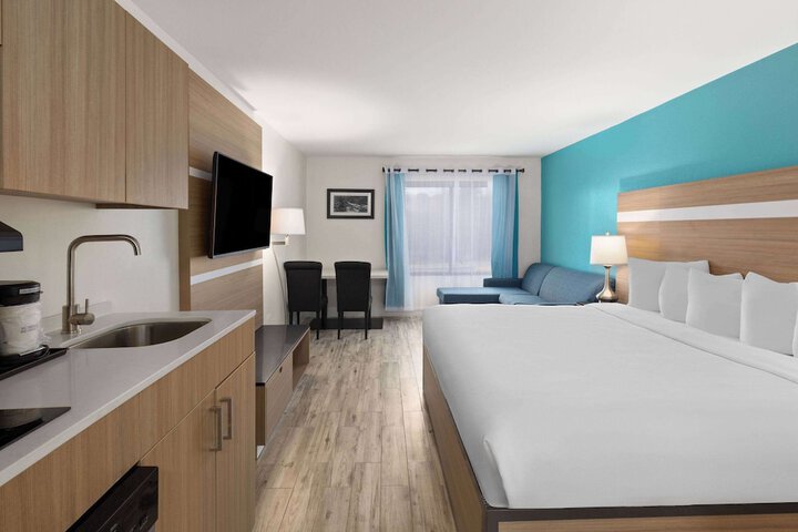 1 King Bed 1 Sofa Bed Kitchenette (17 of 17)
