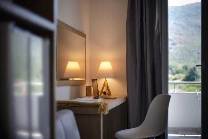 Room 20 of 99