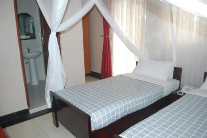 Room 8 of 31