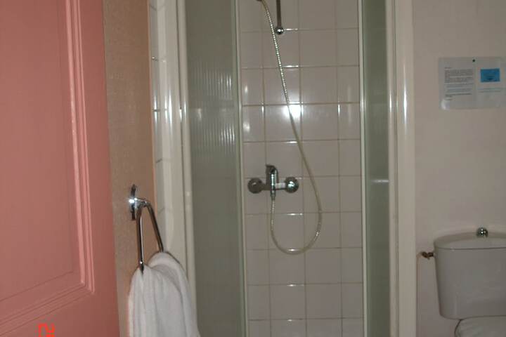 Room 34 of 38