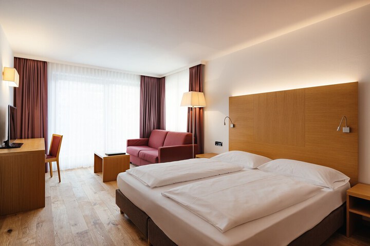Room 7 of 43