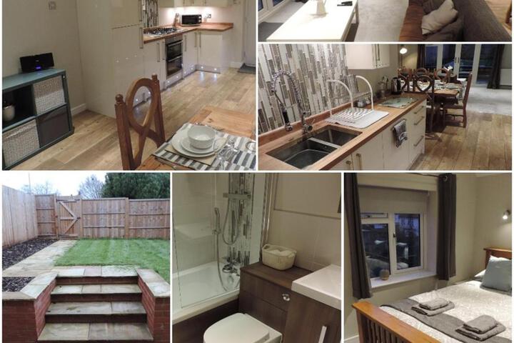 4 Bed Farnborough Air Accommodation