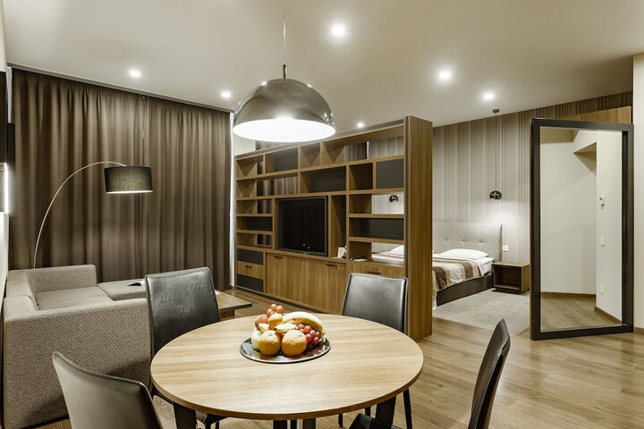 Room 53 of 92