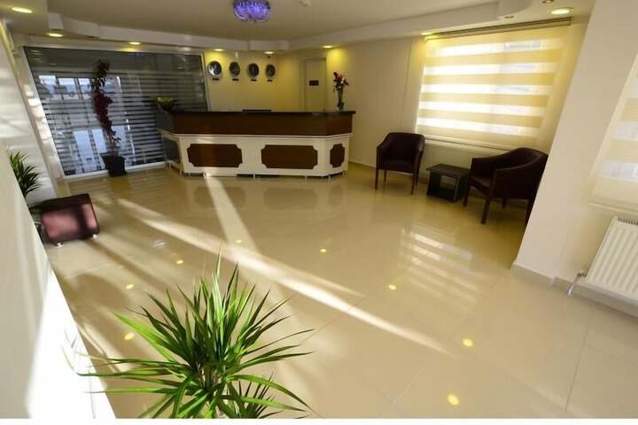 Entrance & Lobby