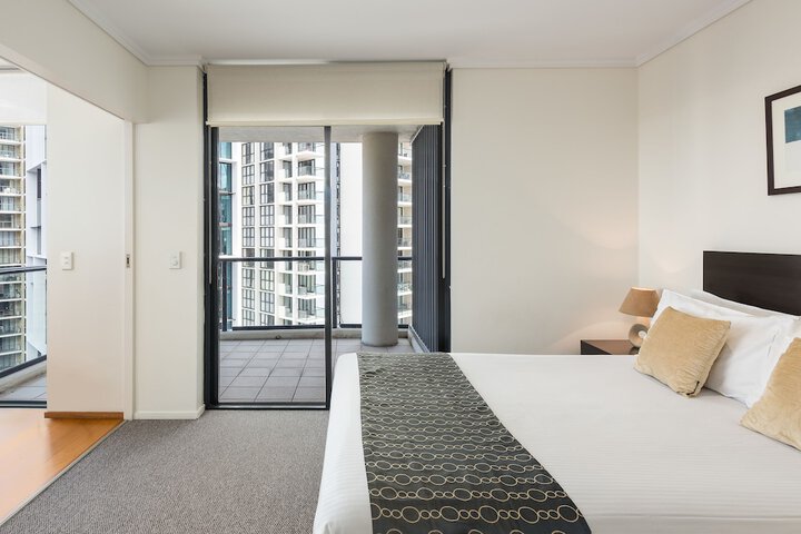Room 9 of 65