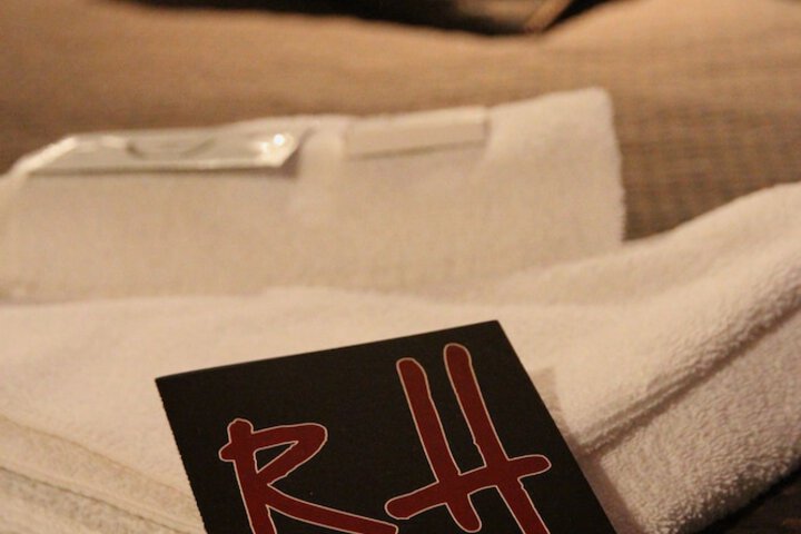 Room 37 of 83