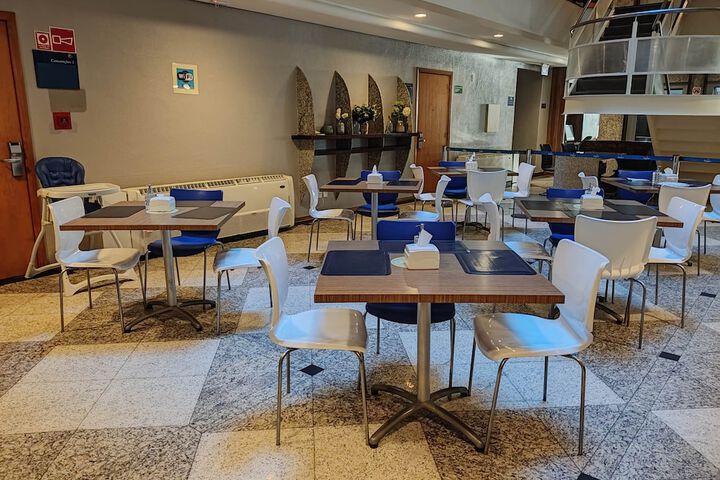 Breakfast/Coffee Service 95 of 141